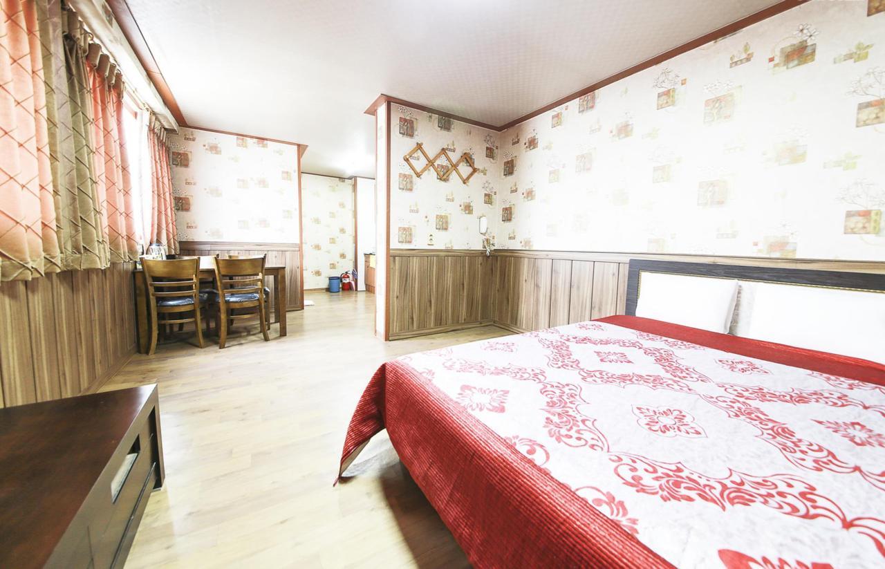 Venus Motel & Pension Boryeong Buitenkant foto
