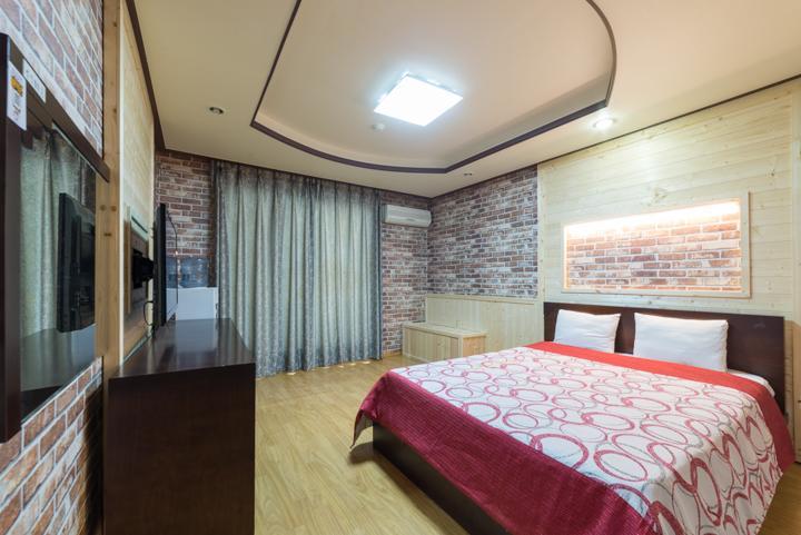 Venus Motel & Pension Boryeong Buitenkant foto