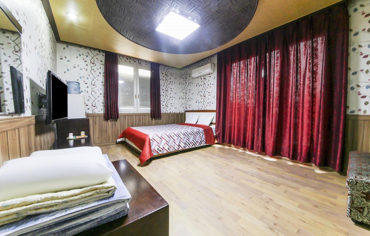Venus Motel & Pension Boryeong Buitenkant foto