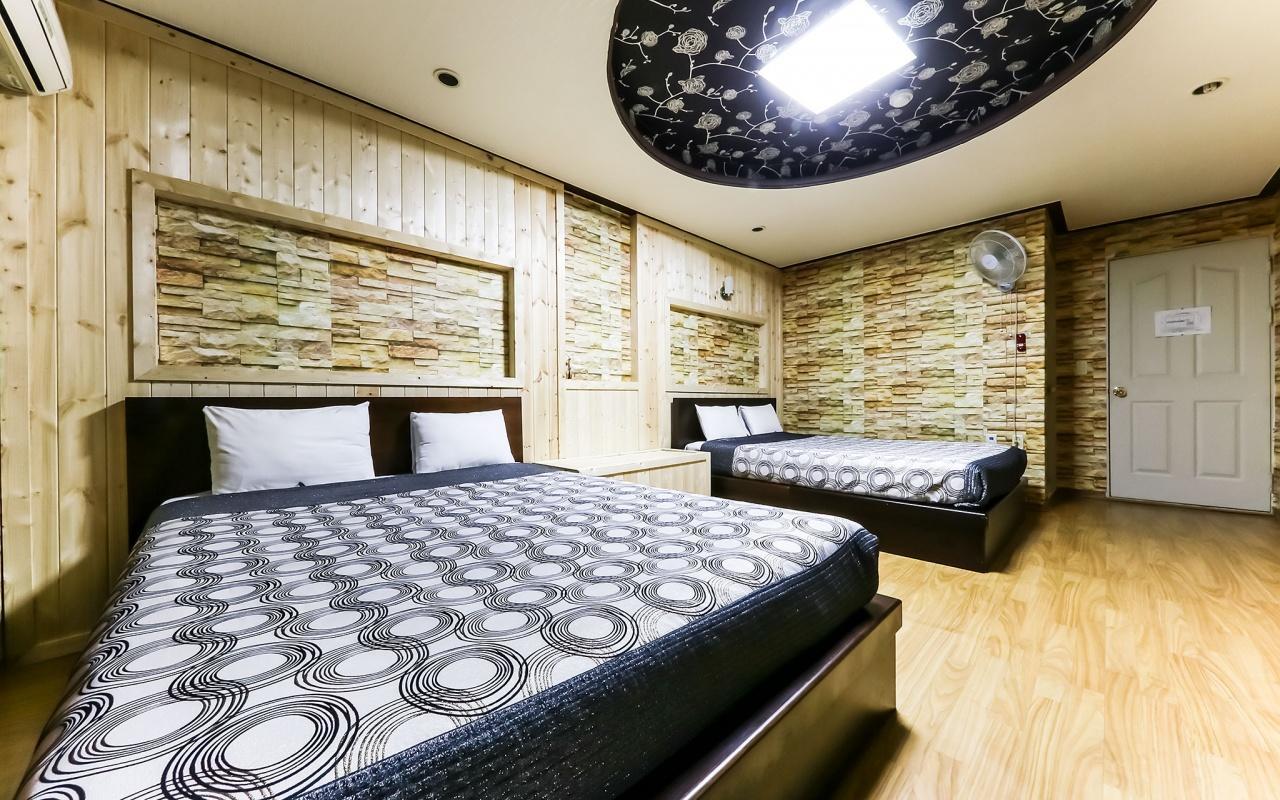 Venus Motel & Pension Boryeong Buitenkant foto