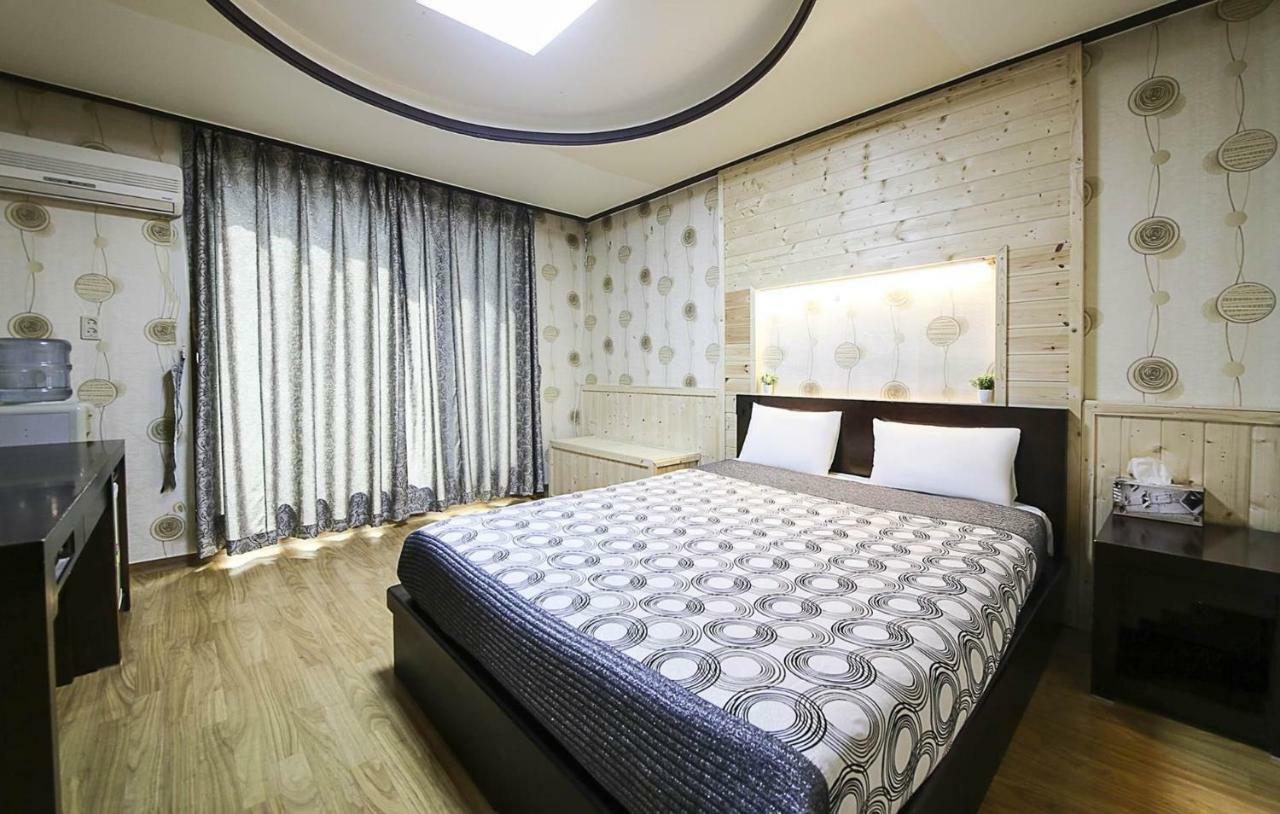 Venus Motel & Pension Boryeong Buitenkant foto