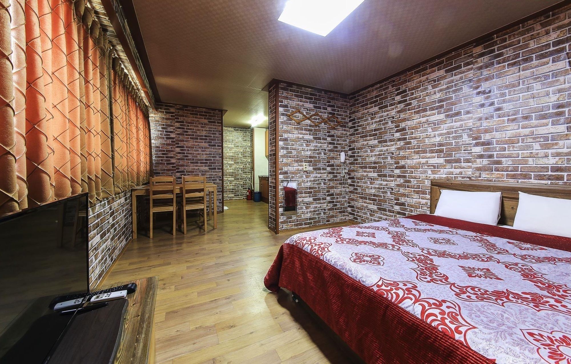 Venus Motel & Pension Boryeong Buitenkant foto