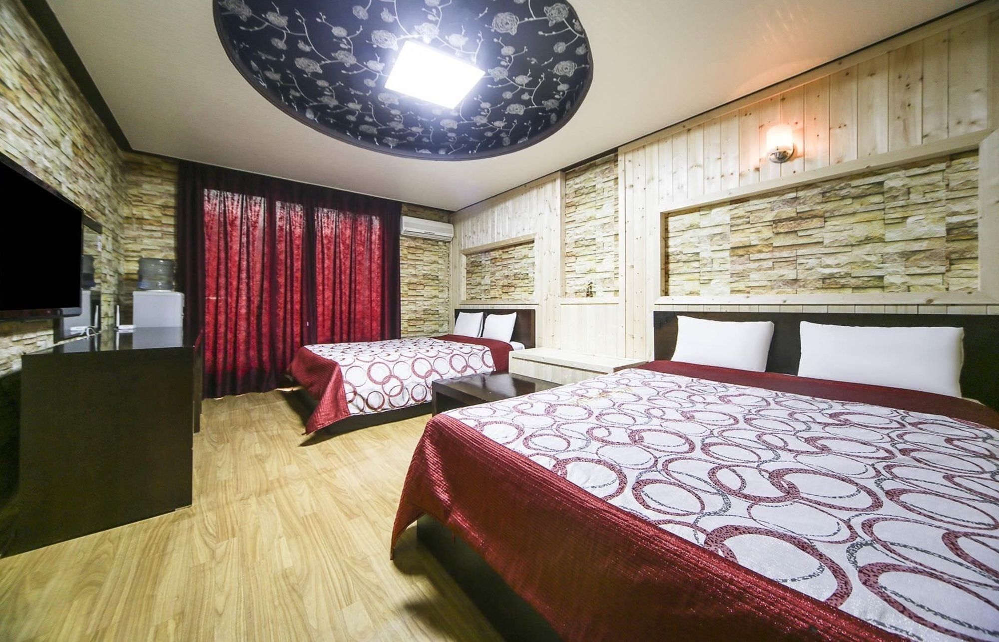 Venus Motel & Pension Boryeong Buitenkant foto